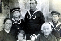 gruppo-Emma-Aleardo-Gigi-Babbo-Nonna-Beppina-Rita-1935