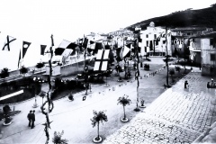 Tuscany. Marciana Marina. view of Piazza della Vittoria. 1920. (Photo by: Touring Club Italiano/Marka/Universal Images Group via Getty Images)